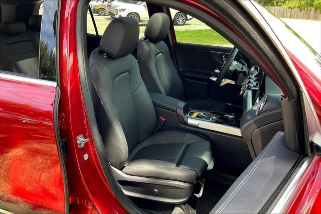 Photo of 2025 MANUFAKTUR Patagonia Red Metallic Mercedes-Benz GLB 250