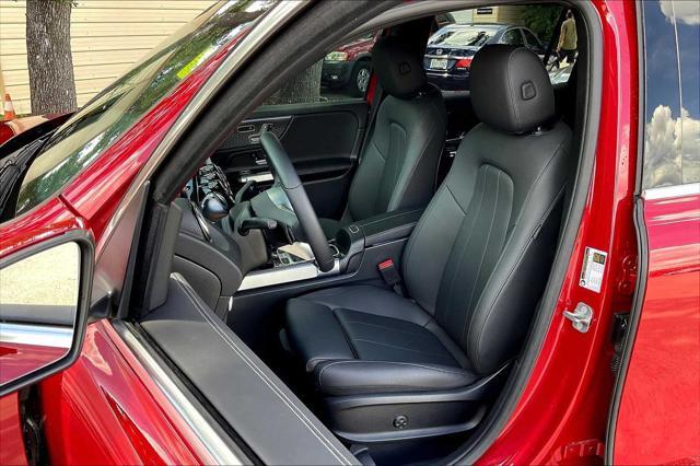 Photo of 2025 MANUFAKTUR Patagonia Red Metallic Mercedes-Benz GLB 250