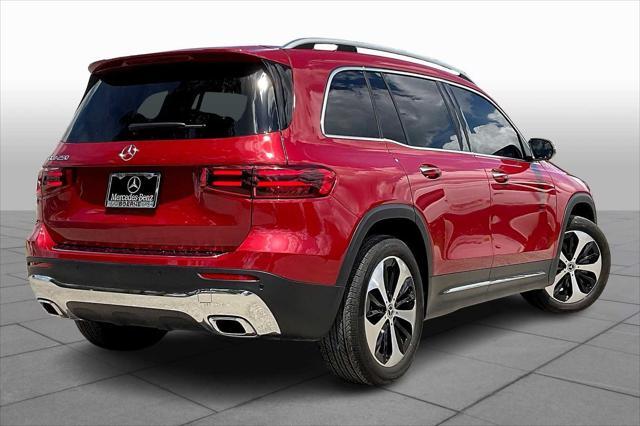 Photo of 2025 MANUFAKTUR Patagonia Red Metallic Mercedes-Benz GLB 250