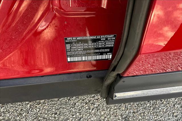 Photo of 2025 MANUFAKTUR Patagonia Red Metallic Mercedes-Benz GLB 250