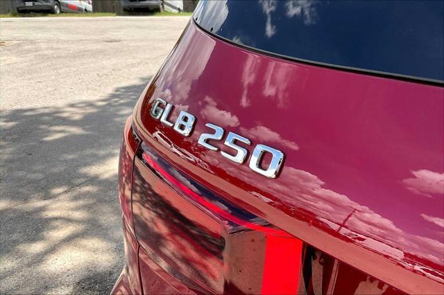 Photo of 2025 MANUFAKTUR Patagonia Red Metallic Mercedes-Benz GLB 250