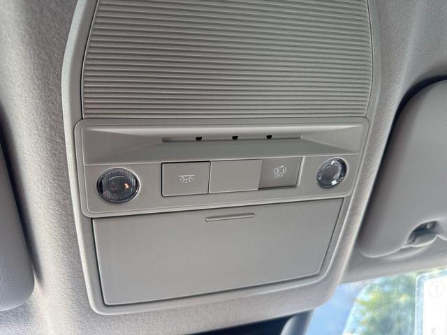 Photo of 2025 Super Black Nissan Kicks