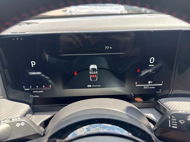 Photo of 2025 Super Black Nissan Kicks