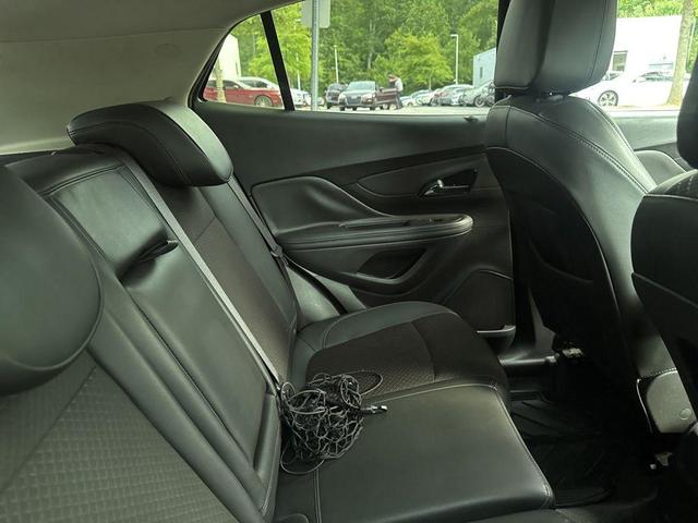 Photo of 2018 Winterberry Red Metallic Buick Encore