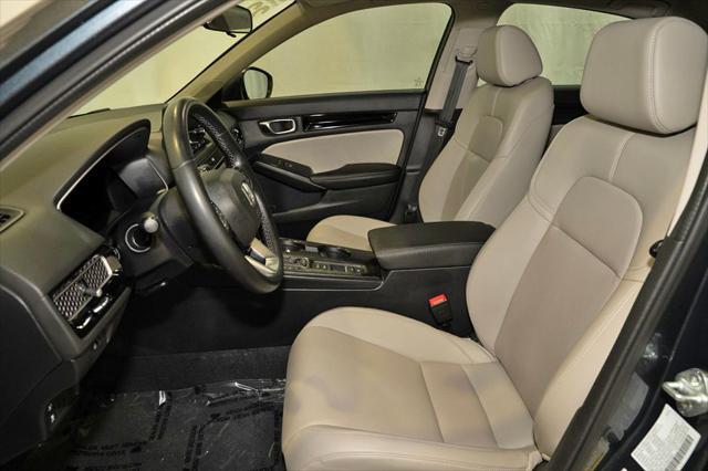 Photo of 2022 Platinum White Pearl Honda Civic
