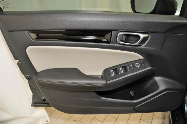 Photo of 2022 Platinum White Pearl Honda Civic