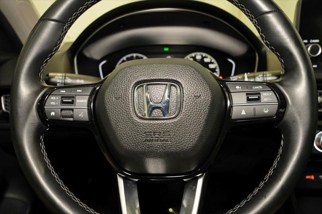 Photo of 2022 Platinum White Pearl Honda Civic