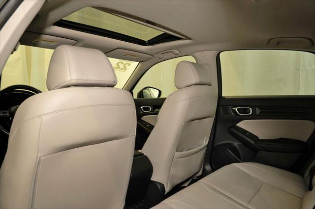 Photo of 2022 Platinum White Pearl Honda Civic