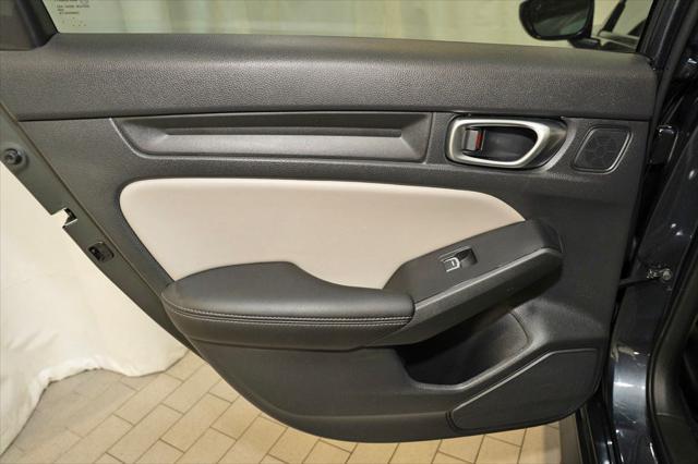 Photo of 2022 Platinum White Pearl Honda Civic