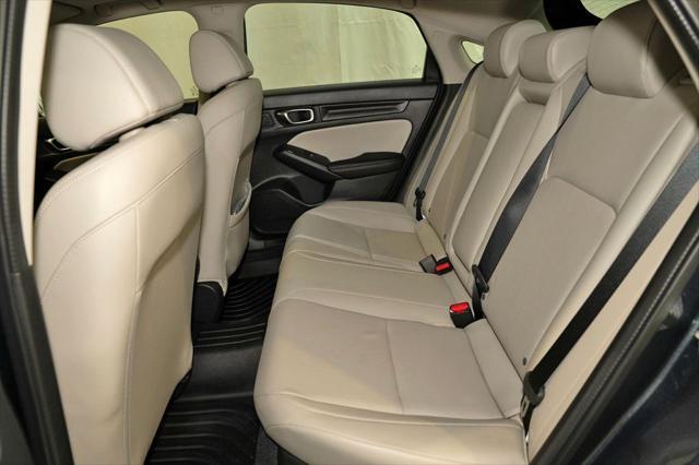 Photo of 2022 Platinum White Pearl Honda Civic