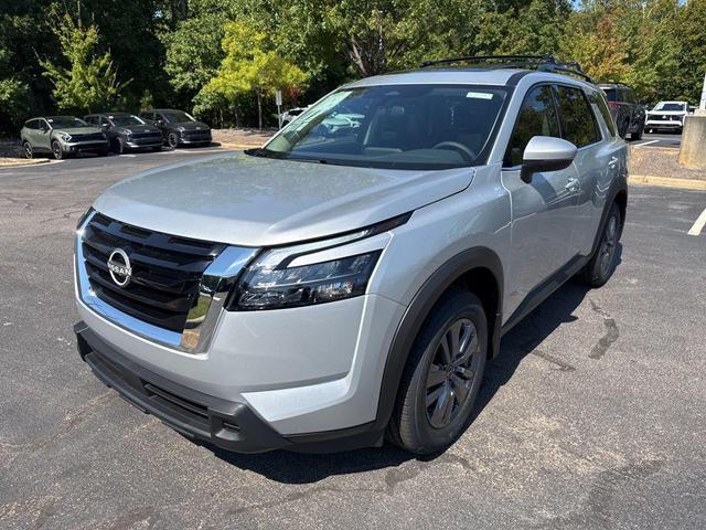 Photo of 2025 Brilliant Silver Metallic Nissan Pathfinder