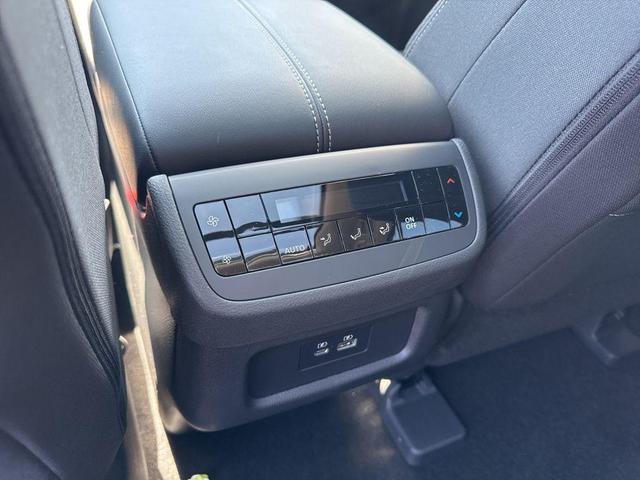 Photo of 2025 Brilliant Silver Metallic Nissan Pathfinder