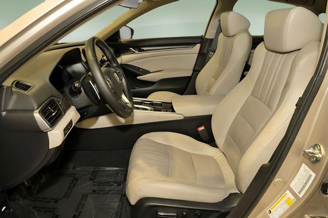 Photo of 2018 Champagne Frost Pearl Honda Accord