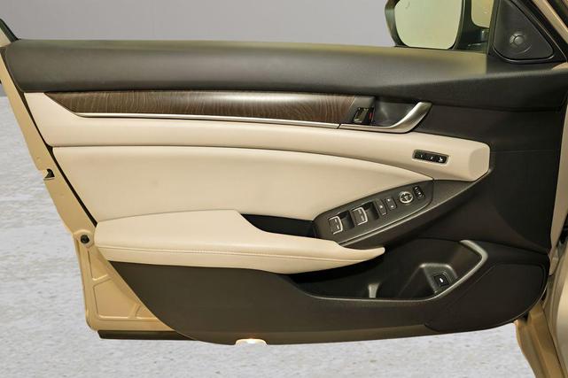 Photo of 2018 Champagne Frost Pearl Honda Accord