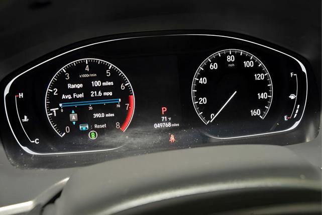 Photo of 2018 Champagne Frost Pearl Honda Accord