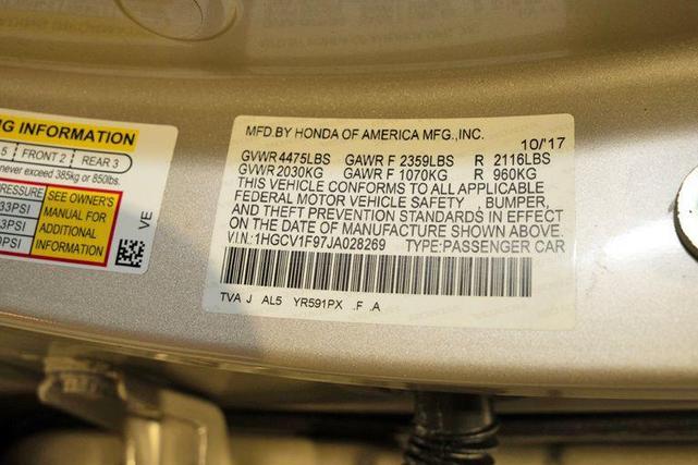 Photo of 2018 Champagne Frost Pearl Honda Accord