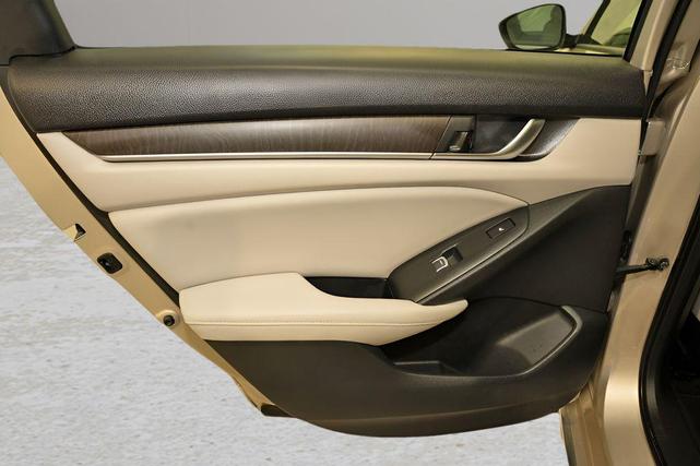 Photo of 2018 Champagne Frost Pearl Honda Accord