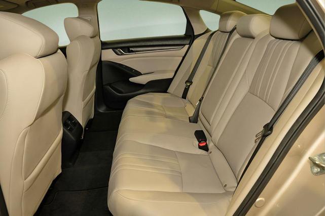 Photo of 2018 Champagne Frost Pearl Honda Accord
