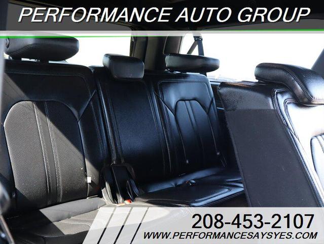 Photo of 2018 Shadow Black Ford Expedition Max