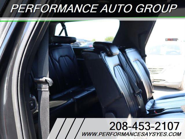 Photo of 2018 Shadow Black Ford Expedition Max