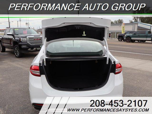Photo of 2017 Oxford White Ford Fusion