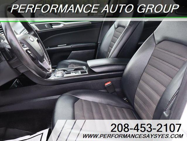 Photo of 2017 Oxford White Ford Fusion