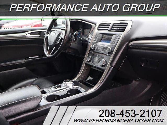 Photo of 2017 Oxford White Ford Fusion