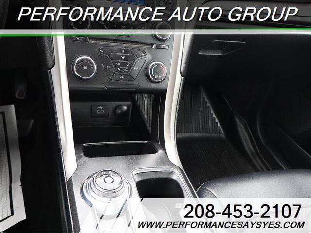Photo of 2017 Oxford White Ford Fusion