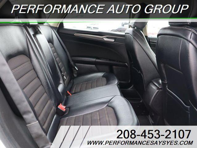 Photo of 2017 Oxford White Ford Fusion
