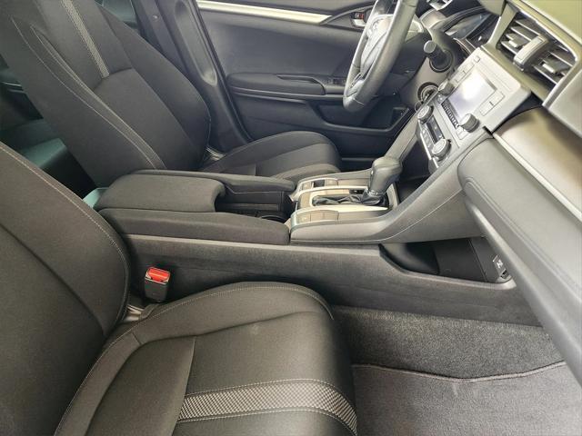 Photo of 2019 Lunar Silver Honda Civic
