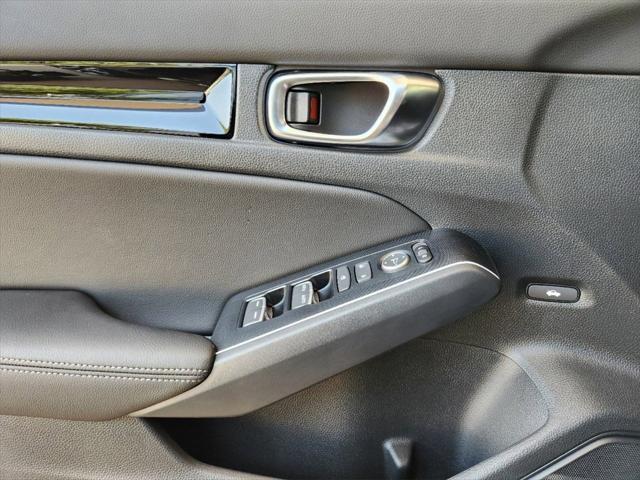 Photo of 2025 Crystal Black Pearl Honda Civic Hybrid