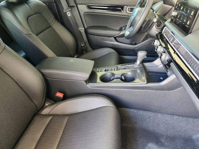 Photo of 2025 Crystal Black Pearl Honda Civic Hybrid