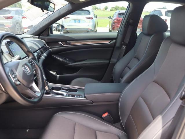 Photo of 2022 Crystal Black Pearl Honda Accord