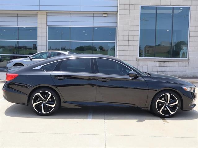 Photo of 2022 Crystal Black Pearl Honda Accord