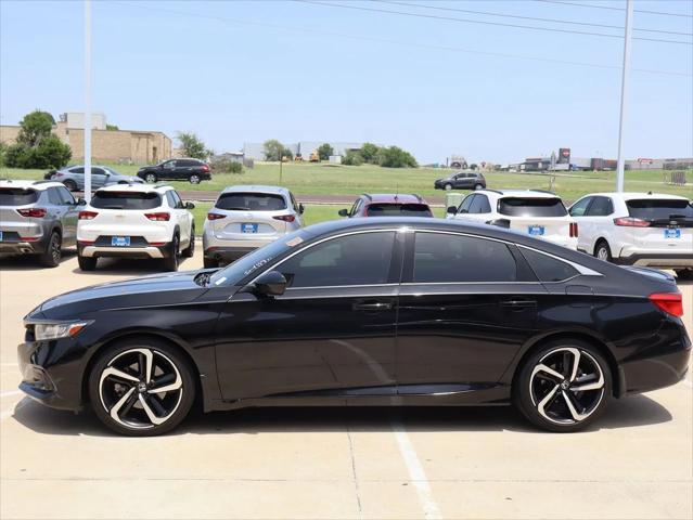 Photo of 2022 Crystal Black Pearl Honda Accord
