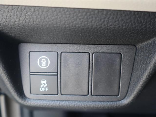 Photo of 2018 Champagne Frost Pearl Honda Accord