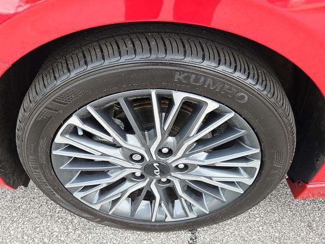 Photo of 2024 Currant Red Kia Forte