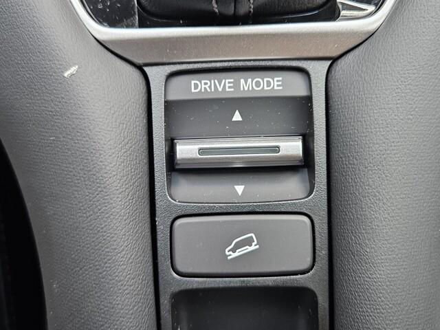 Photo of 2026 Platinum Honda HR-V