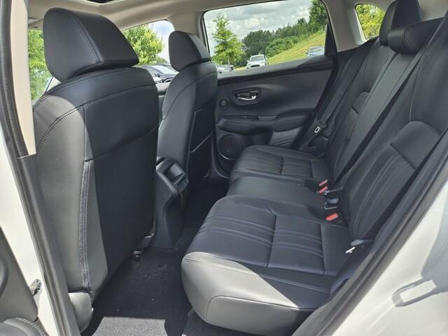 Photo of 2026 Platinum Honda HR-V