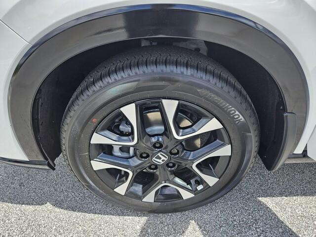 Photo of 2026 Platinum Honda HR-V