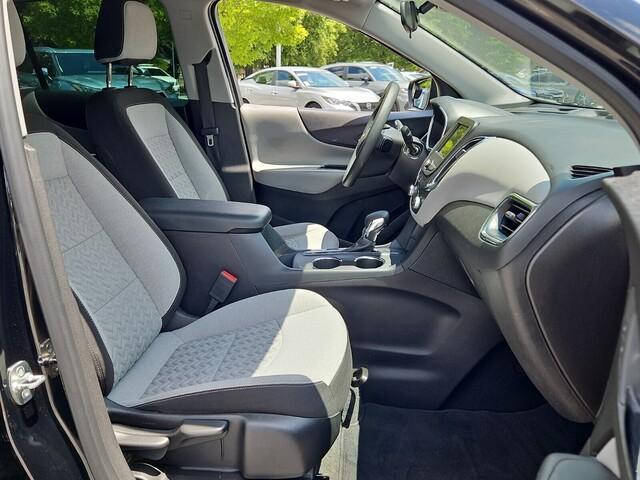 Photo of 2024 Mosaic Black Metallic Chevrolet Equinox