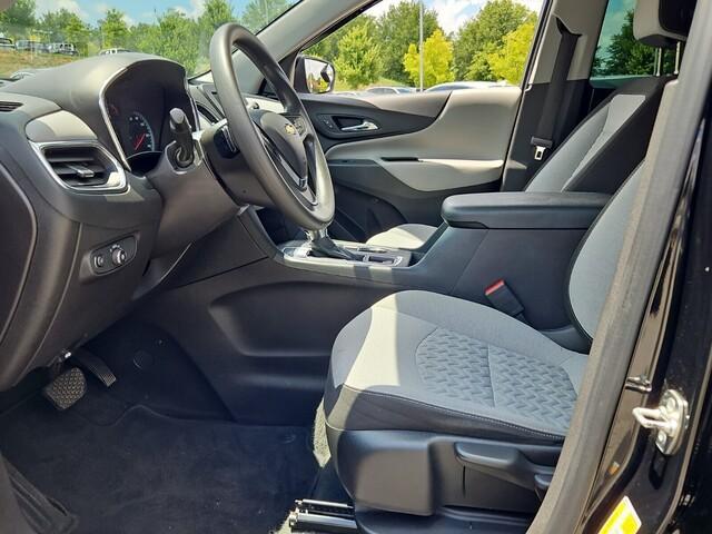 Photo of 2024 Mosaic Black Metallic Chevrolet Equinox