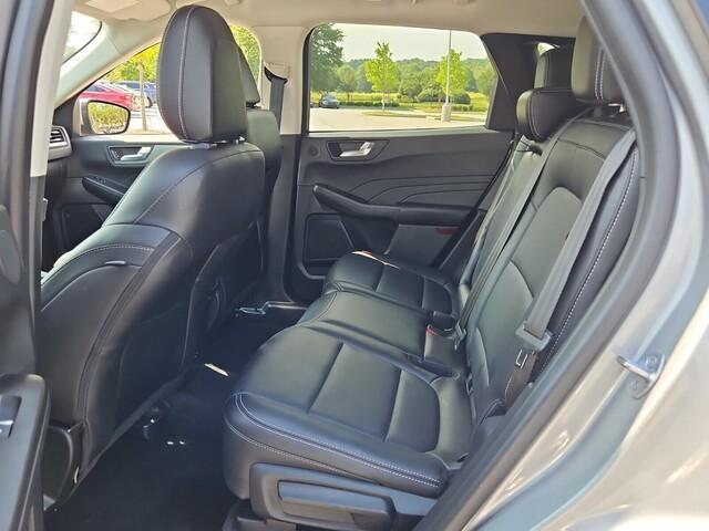 Photo of 2021 Silver Metallic Ford Escape