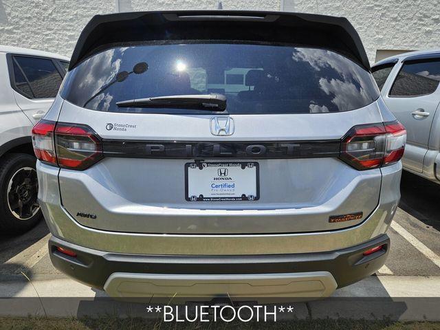 Photo of 2025 Silver Honda Pilot