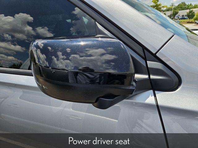 Photo of 2025 Silver Honda Pilot