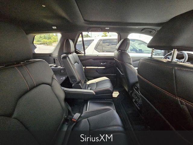 Photo of 2025 Silver Honda Pilot