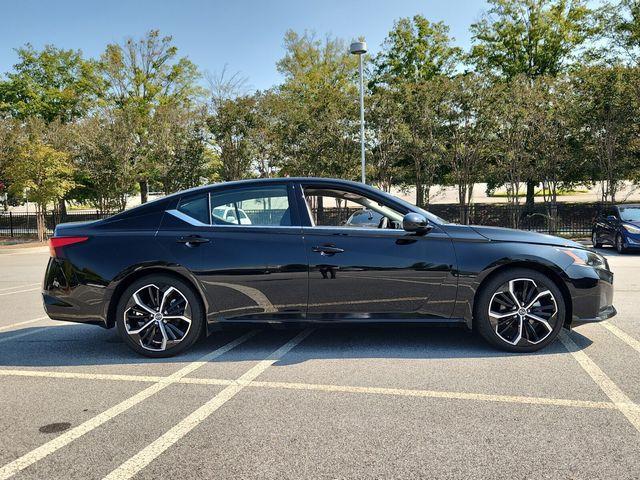 Photo of 2024 Black Nissan Altima
