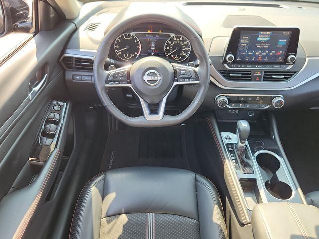 Photo of 2024 Black Nissan Altima