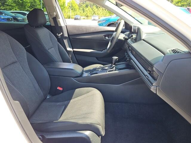 Photo of 2023 Platinum White Pearl Honda Accord