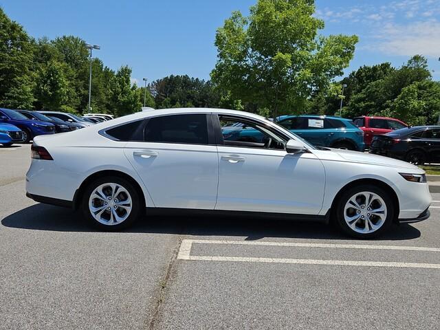 Photo of 2023 Platinum White Pearl Honda Accord